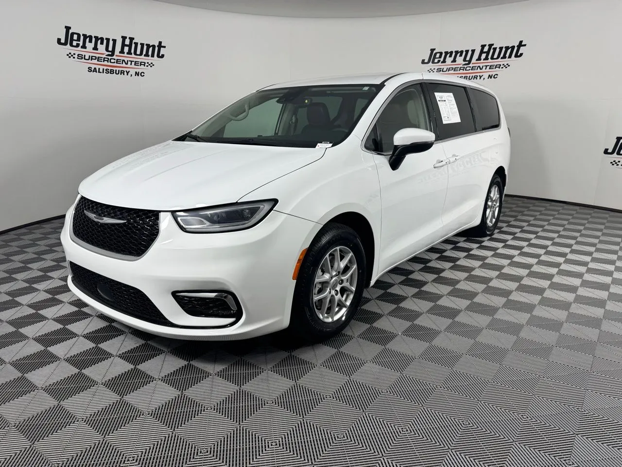 White 2023 Chrysler Pacifica Touring L for sale in Lexington, NC