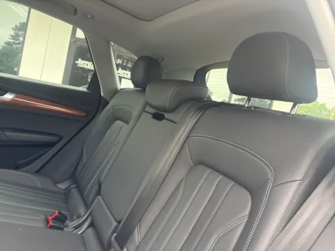 More photos of 2023 Audi Q5 40 Premium at Jerry Hunt Supercenter - Lexington, NC