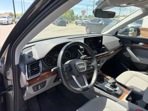 More photos of 2023 Audi Q5 45 S line Premium at Jerry Hunt Supercenter - Lexington, NC