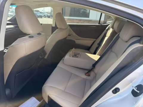 More photos of 2021 Lexus ES 350 at Jerry Hunt Supercenter - Lexington, NC