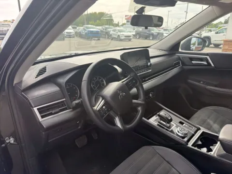 More photos of 2024 Mitsubishi Outlander SE at Jerry Hunt Supercenter - Lexington, NC