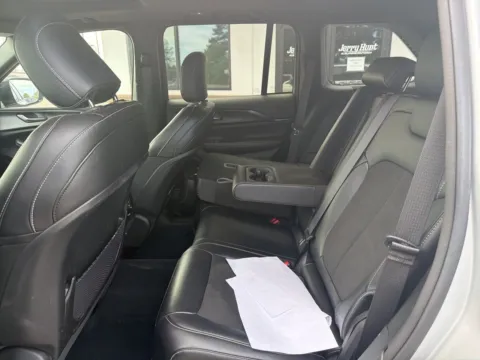 More photos of 2023 Jeep Grand Cherokee Altitude X at Jerry Hunt Supercenter - Lexington, NC