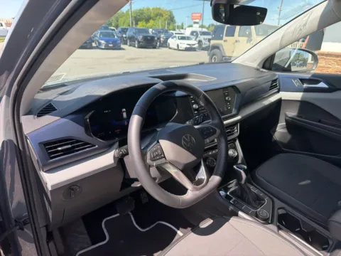 More photos of 2023 Volkswagen Taos 1.5T SE at Jerry Hunt Supercenter - Lexington, NC