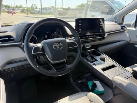 More photos of 2024 Toyota Sienna Limited at Jerry Hunt Supercenter - Lexington, NC