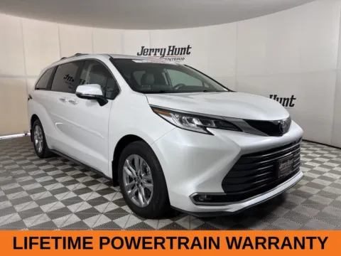 More photos of 2024 Toyota Sienna Limited at Jerry Hunt Supercenter - Lexington, NC