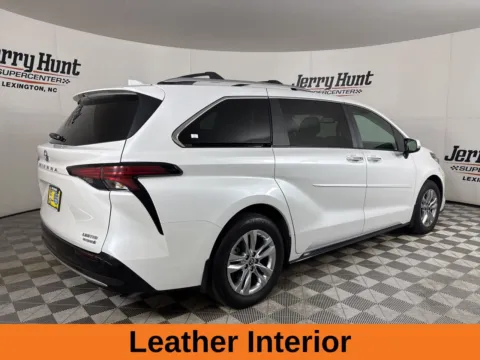 More photos of 2024 Toyota Sienna Limited at Jerry Hunt Supercenter - Lexington, NC