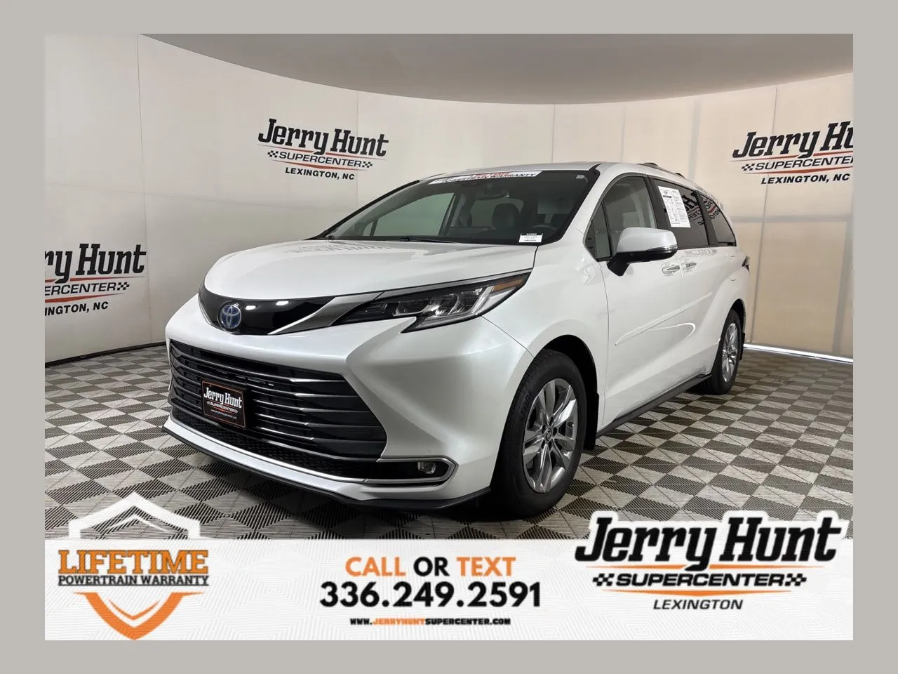 Unknown 2024 Toyota Sienna Limited for sale in Lexington, NC