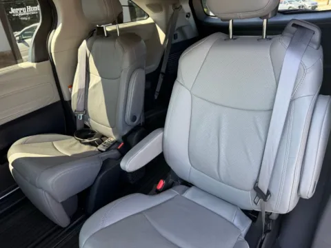 More photos of 2024 Toyota Sienna Limited at Jerry Hunt Supercenter - Lexington, NC