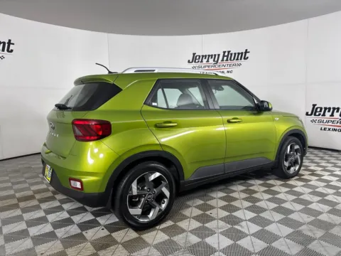 More photos of 2023 Hyundai Venue SEL at Jerry Hunt Supercenter - Lexington, NC