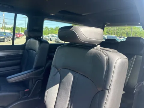 More photos of 2024 Jeep Wagoneer Series II at Jerry Hunt Supercenter - Lexington, NC