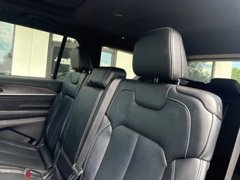 More photos of 2023 Jeep Grand Cherokee L Overland at Jerry Hunt Supercenter - Lexington, NC