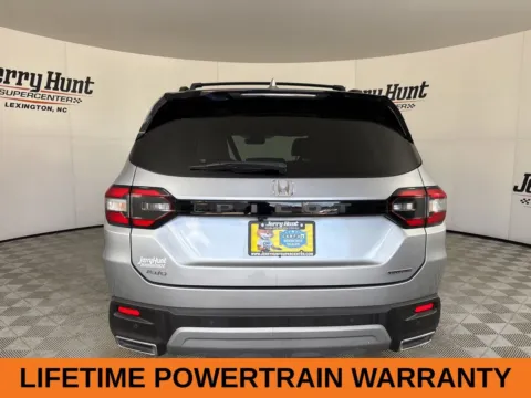 More photos of 2023 Honda Pilot Touring at Jerry Hunt Supercenter - Lexington, NC