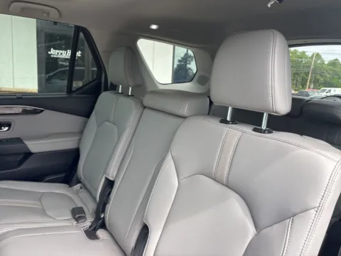 More photos of 2023 Honda Pilot Touring at Jerry Hunt Supercenter - Lexington, NC