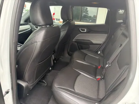 More photos of 2024 Jeep Compass Latitude at Jerry Hunt Supercenter - Lexington, NC