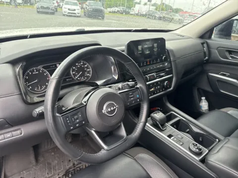 More photos of 2023 Nissan Pathfinder SL at Jerry Hunt Supercenter - Lexington, NC