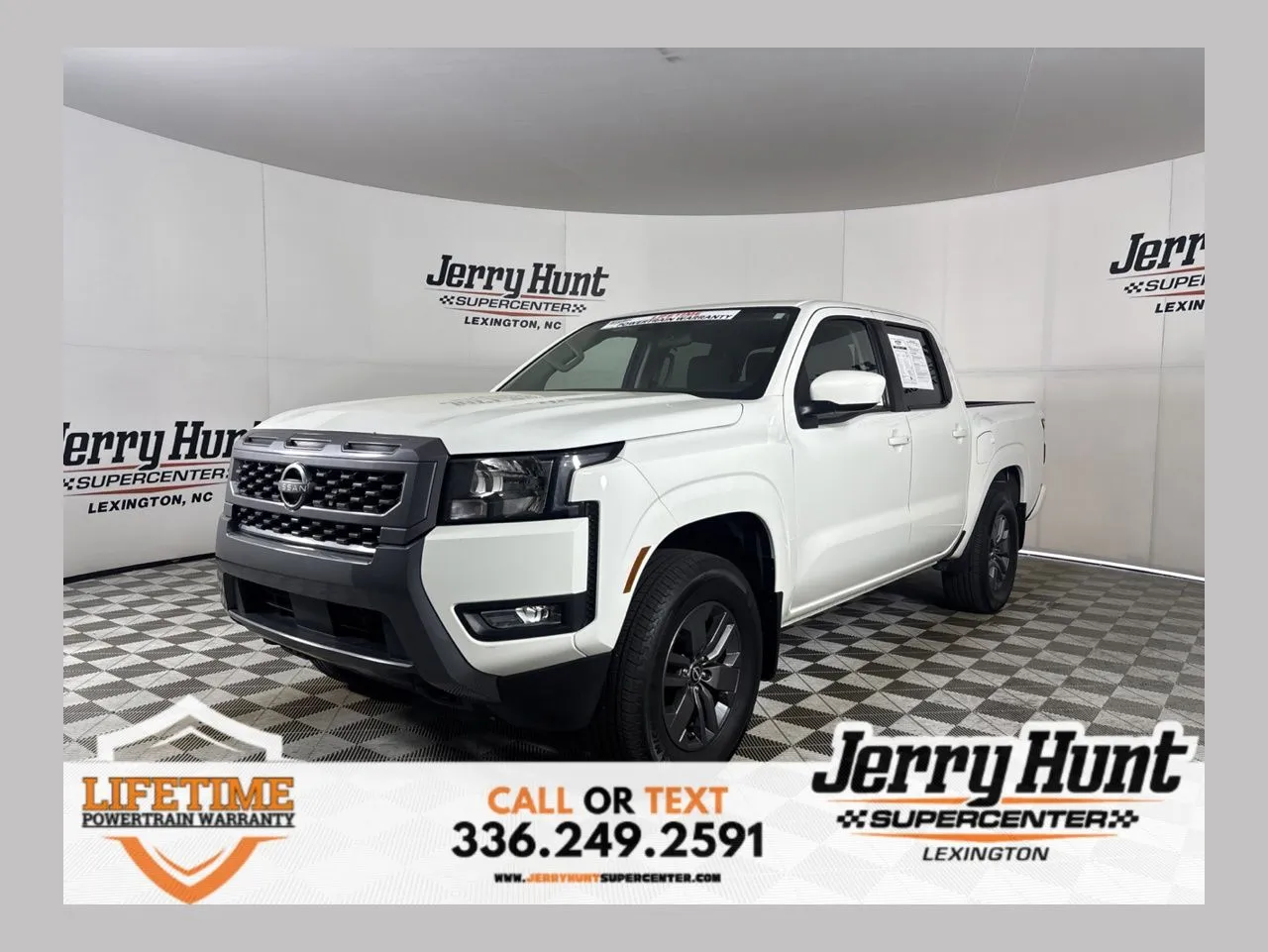 2025 Nissan Frontier SV Crew Cab 4X4 SWB's photo