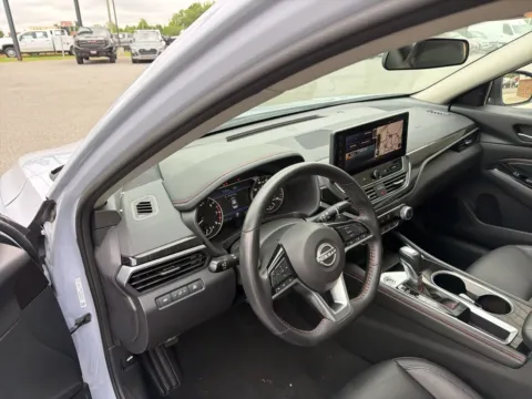 More photos of 2023 Nissan Altima 2.5 SR at Jerry Hunt Supercenter - Lexington, NC