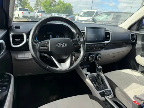 More photos of 2023 Hyundai Venue SEL at Jerry Hunt Supercenter - Lexington, NC