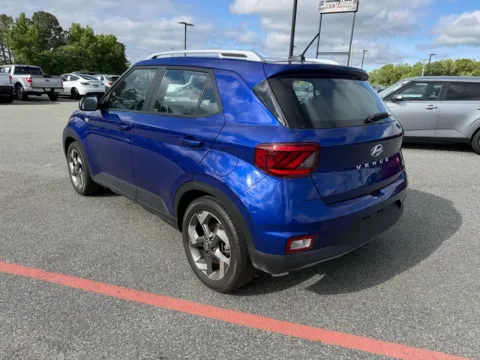 More photos of 2023 Hyundai Venue SEL at Jerry Hunt Supercenter - Lexington, NC