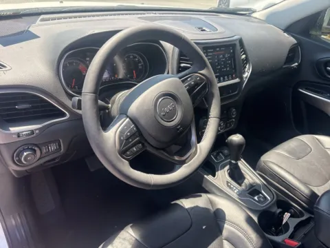 More photos of 2022 Jeep Cherokee Latitude Lux at Jerry Hunt Supercenter - Lexington, NC