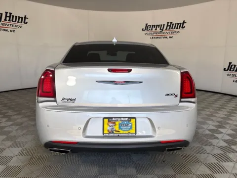 More photos of 2022 Chrysler 300 S at Jerry Hunt Supercenter - Lexington, NC