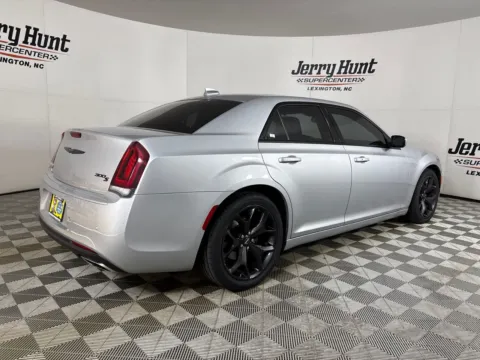 More photos of 2022 Chrysler 300 S at Jerry Hunt Supercenter - Lexington, NC