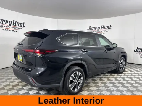 More photos of 2025 Toyota Highlander Hybrid XLE at Jerry Hunt Supercenter - Lexington, NC