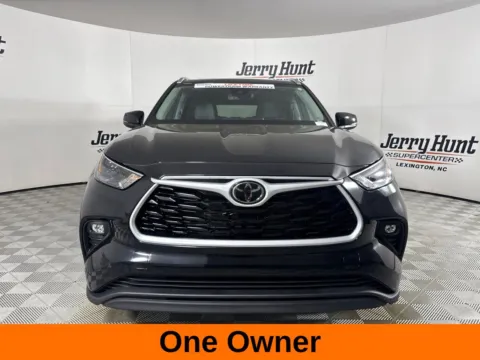 More photos of 2025 Toyota Highlander Hybrid XLE at Jerry Hunt Supercenter - Lexington, NC