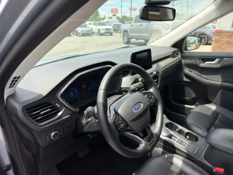 More photos of 2022 Ford Escape Titanium at Jerry Hunt Supercenter - Lexington, NC