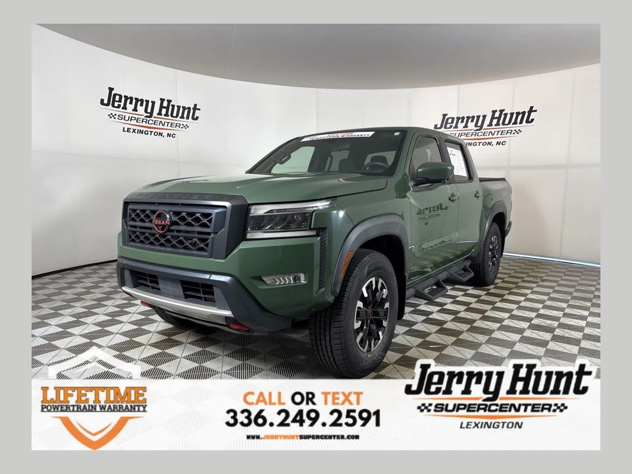 2023 Nissan Frontier PRO-4X Crew Cab 4X4's photo