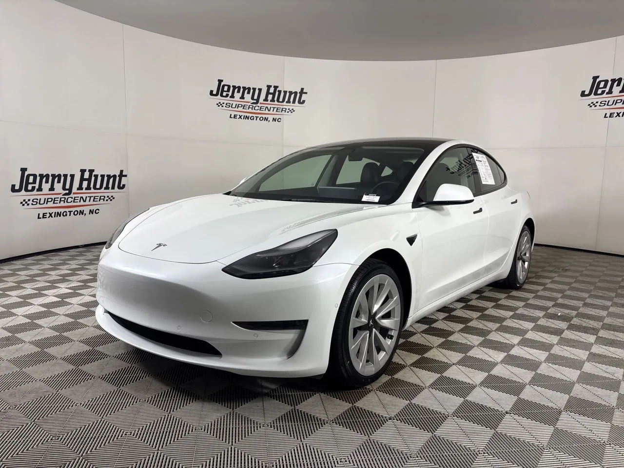 2022 Tesla Model 3 Long Range Dual Motor All-Wheel Drive's photo