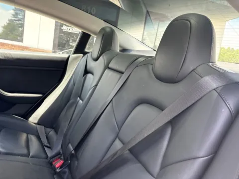 More photos of 2022 Tesla Model 3 Long Range at Jerry Hunt Supercenter - Lexington, NC