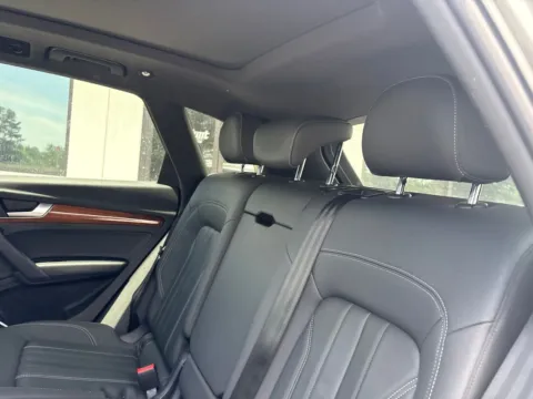 More photos of 2023 Audi Q5 45 S line Premium at Jerry Hunt Supercenter - Lexington, NC