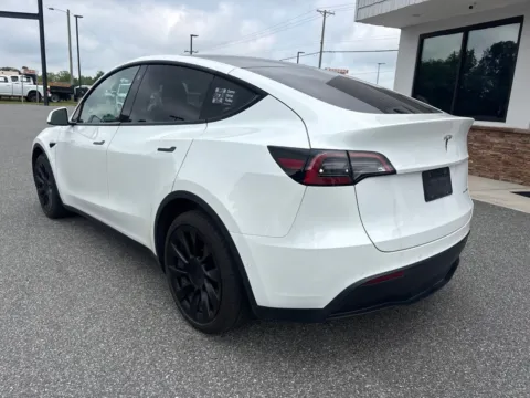 More photos of 2021 Tesla Model Y Long Range at Jerry Hunt Supercenter - Lexington, NC