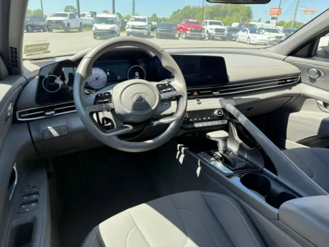 More photos of 2025 Hyundai Elantra SEL Convenience at Jerry Hunt Supercenter - Lexington, NC