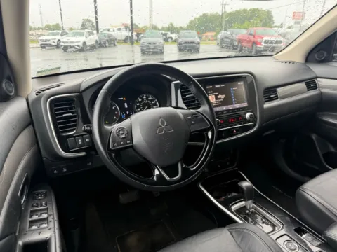 More photos of 2020 Mitsubishi Outlander SEL at Jerry Hunt Supercenter - Lexington, NC