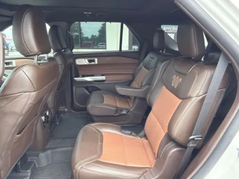 More photos of 2022 Ford Explorer King Ranch at Jerry Hunt Supercenter - Lexington, NC