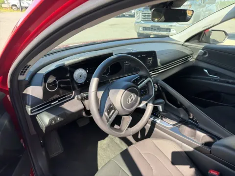More photos of 2025 Hyundai Elantra SEL Convenience at Jerry Hunt Supercenter - Lexington, NC
