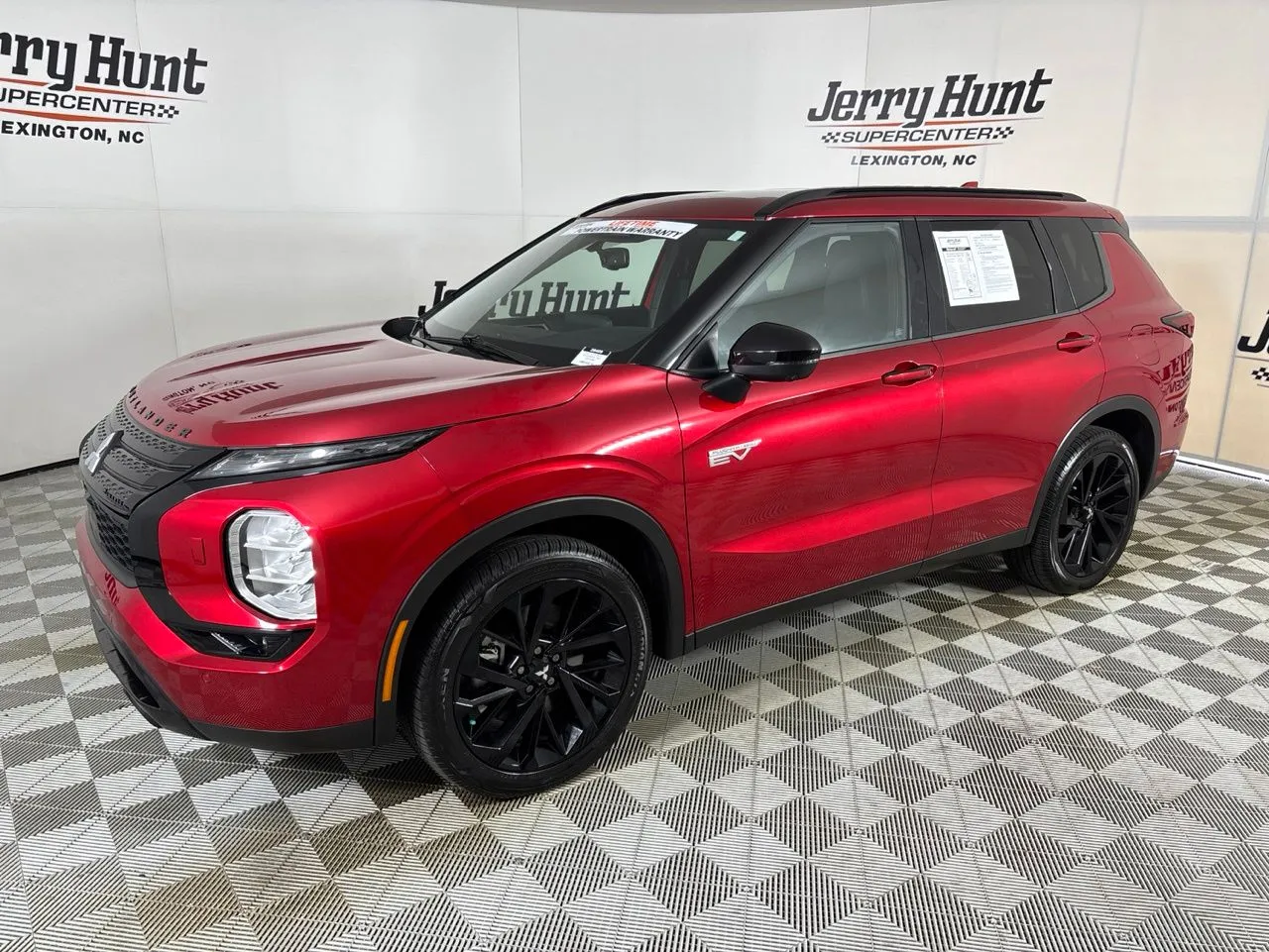 2025 Mitsubishi Outlander Plug-in Hybrid SEL Black Edition S-AWC's photo