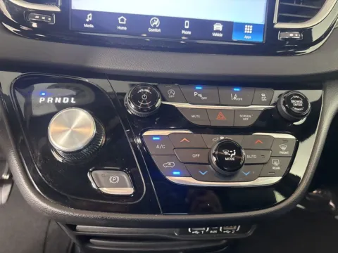 Photos of 2025 Chrysler Pacifica Select for sale in Lexington, NC at Jerry Hunt Supercenter - Lexington