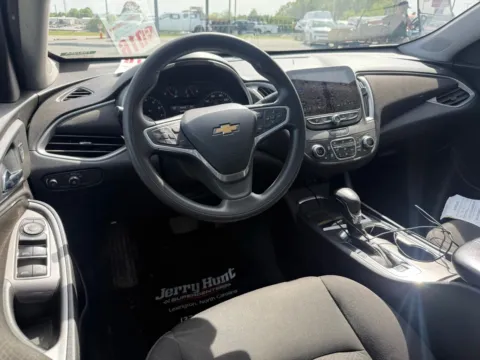 More photos of 2022 Chevrolet Malibu LT at Jerry Hunt Supercenter - Lexington, NC