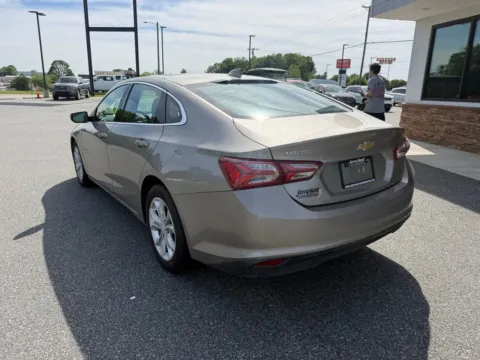 More photos of 2022 Chevrolet Malibu LT at Jerry Hunt Supercenter - Lexington, NC