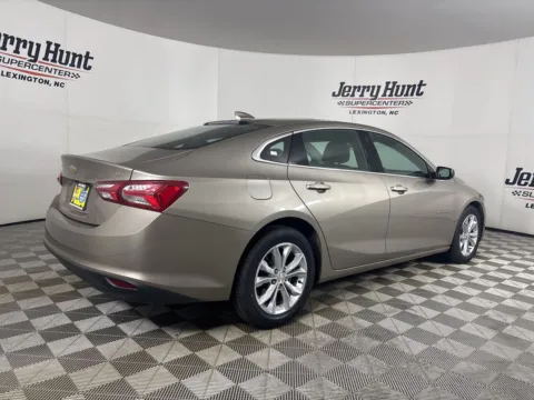 More photos of 2022 Chevrolet Malibu LT at Jerry Hunt Supercenter - Lexington, NC