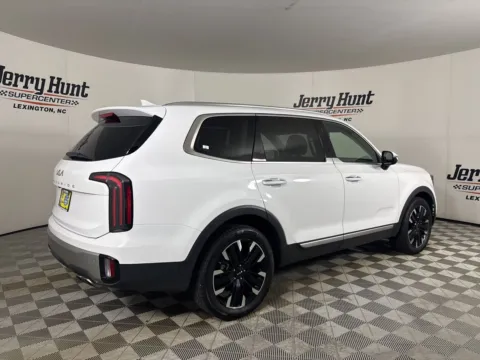 More photos of 2023 Kia Telluride SX at Jerry Hunt Supercenter - Lexington, NC