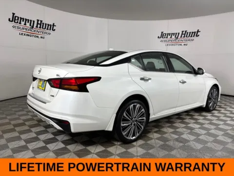 More photos of 2023 Nissan Altima 2.5 SL at Jerry Hunt Supercenter - Lexington, NC