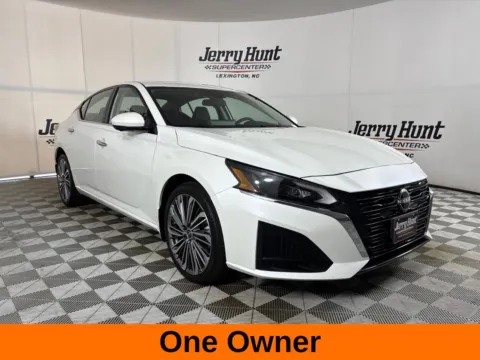 More photos of 2023 Nissan Altima 2.5 SL at Jerry Hunt Supercenter - Lexington, NC