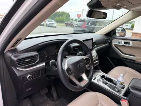 More photos of 2023 Ford Explorer XLT at Jerry Hunt Supercenter - Lexington, NC