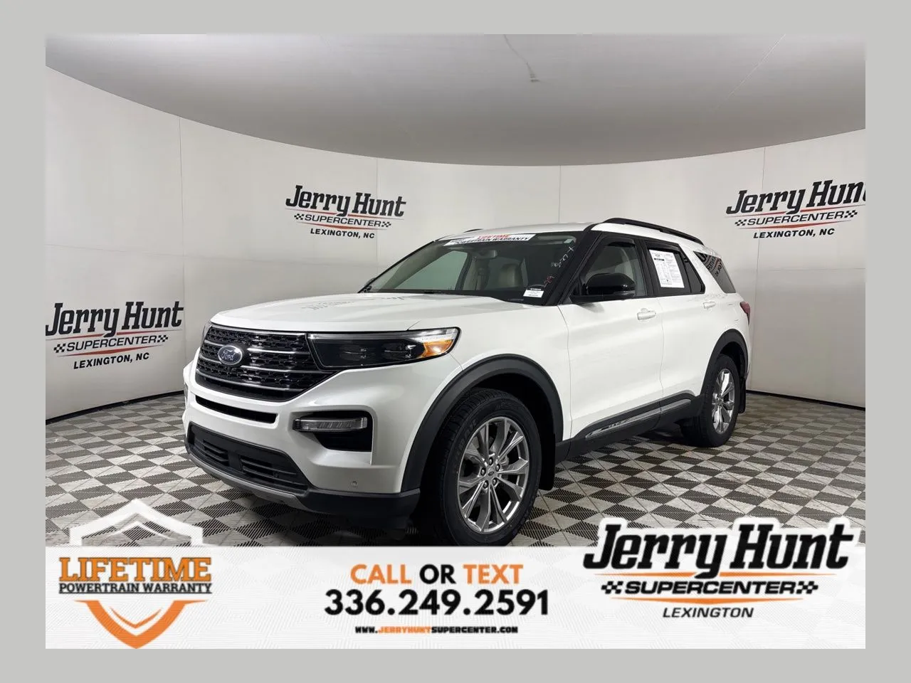 2023 Ford Explorer XLT 4WD's photo
