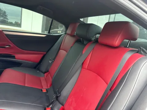 More photos of 2023 Lexus ES 300h at Jerry Hunt Supercenter - Lexington, NC