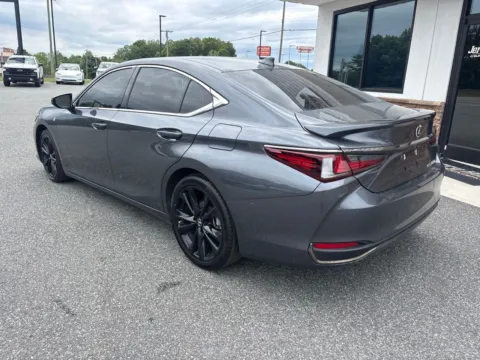 More photos of 2023 Lexus ES 300h at Jerry Hunt Supercenter - Lexington, NC